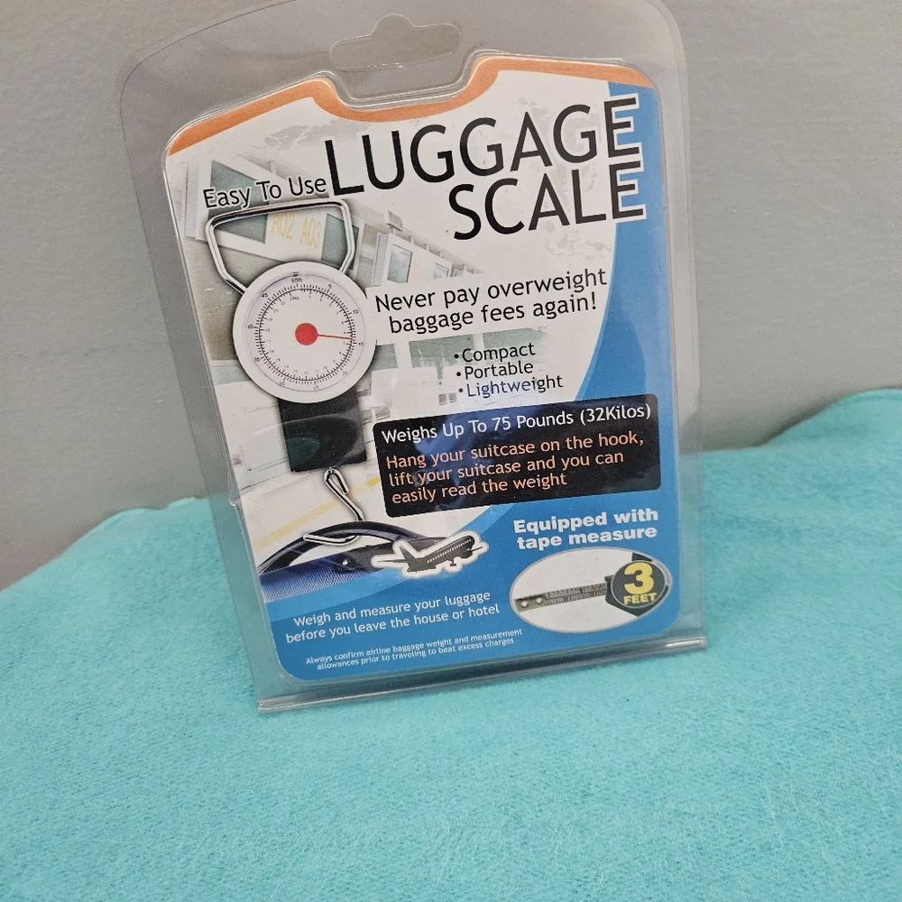Portable Luggage Scale with Tape Measure - Picture 2 of 7